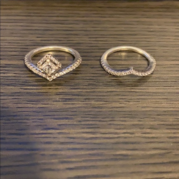 Pandora Silver Ring w/ matching Band - Picture 1 of 3